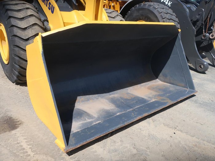 2011 Komatsu Wa380-6 YELLOW