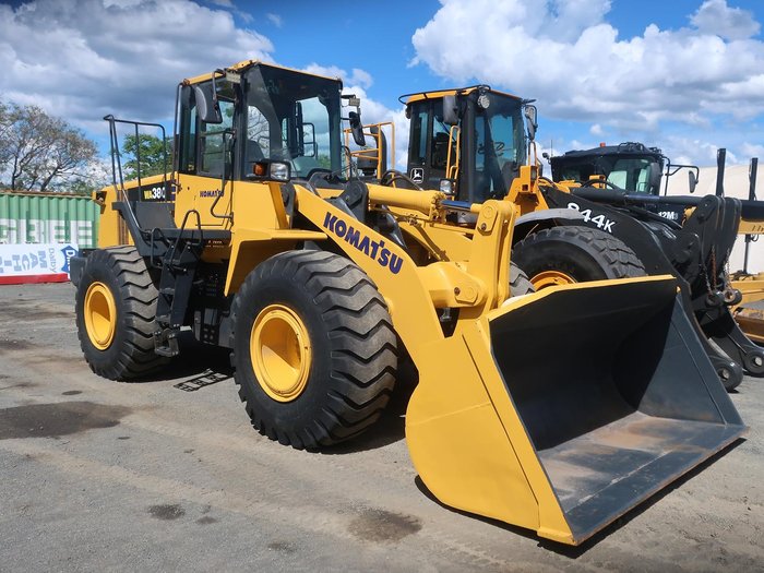 2011 Komatsu Wa380-6 YELLOW
