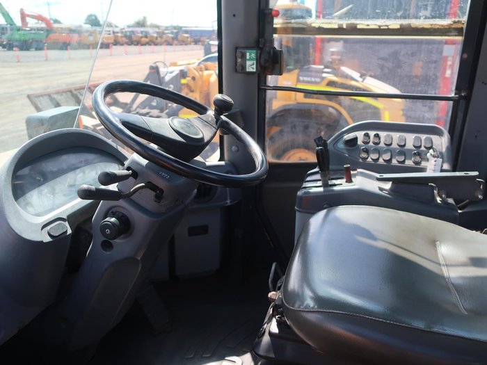 2011 Komatsu Wa380-6