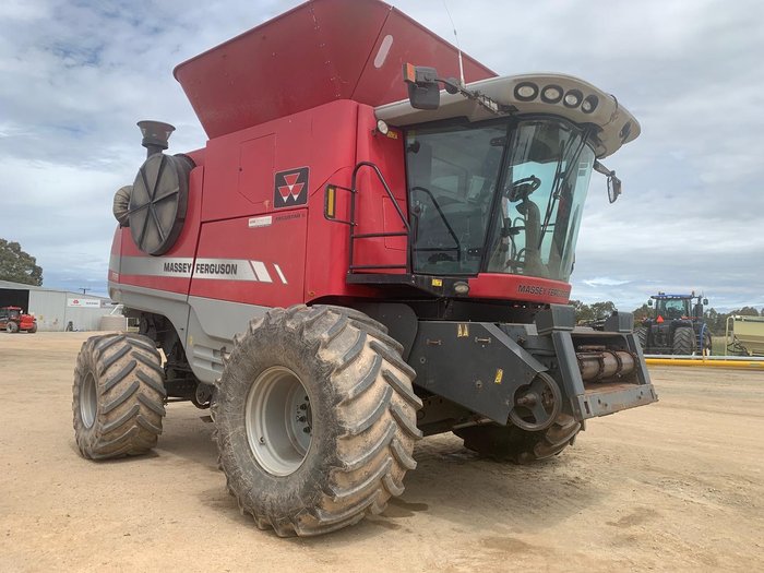 2009 Massey Ferguson 9895