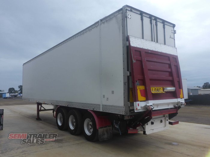 1995 Maxicube 20 Pallet Refrigerated Pantech with Tailgate Loader