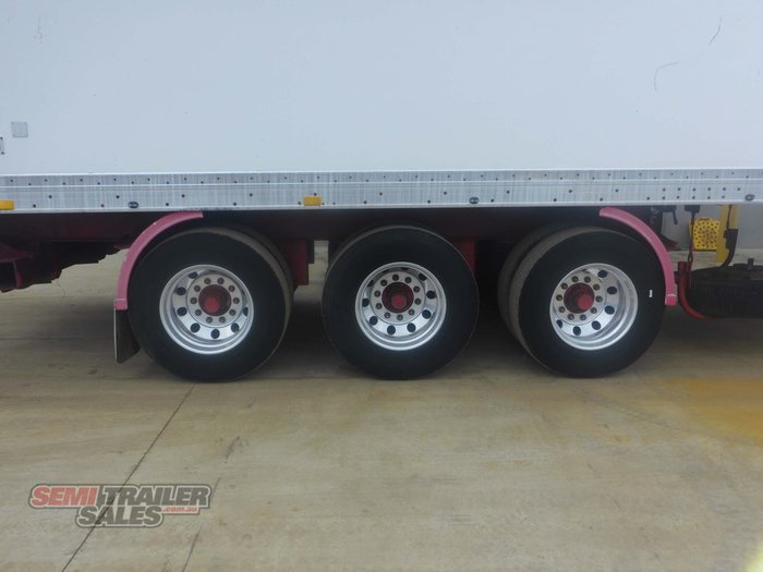 1995 Maxicube 20 Pallet Refrigerated Pantech with Tailgate Loader