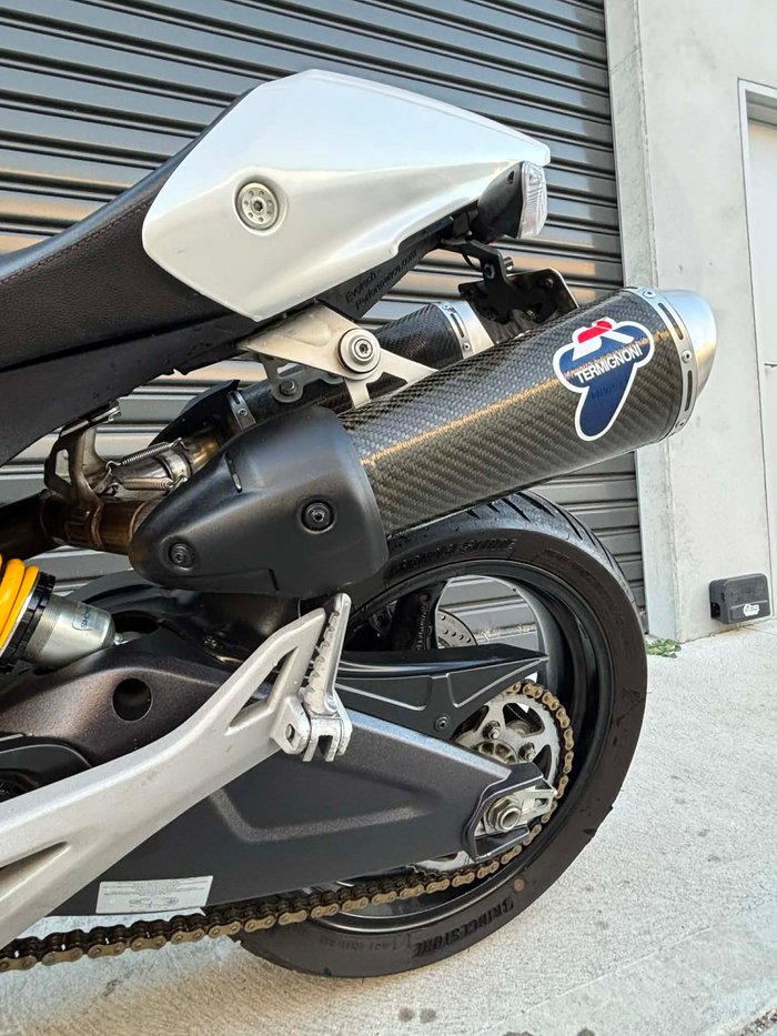 2010 Ducati Monster 696