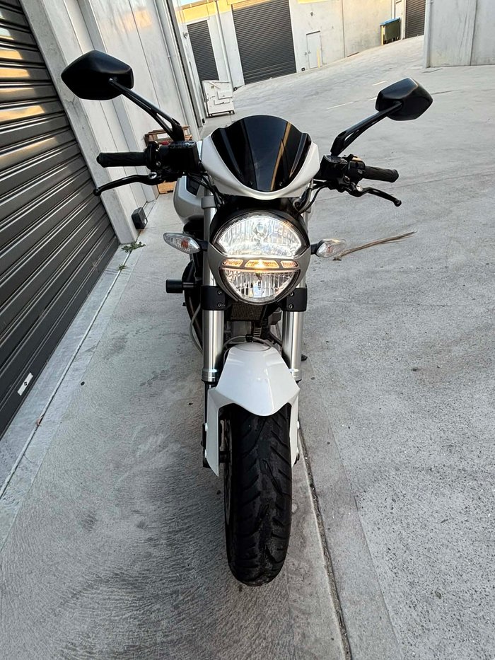 2010 Ducati Monster 696