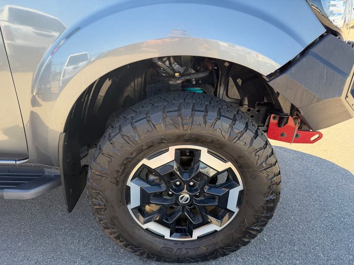 2022 Nissan NAVARA GREY