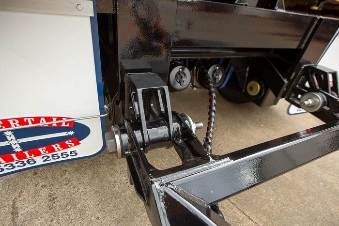 2025 Beavertail 2 Axle Dog Trailer