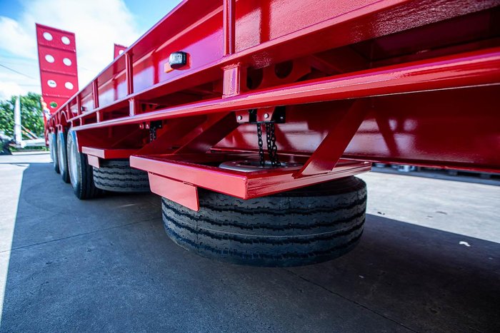2025 BEAVERTAIL Tri Axle Tag Trailer