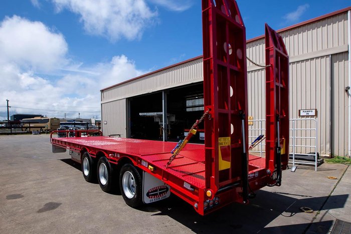 2025 BEAVERTAIL Tri Axle Tag Trailer