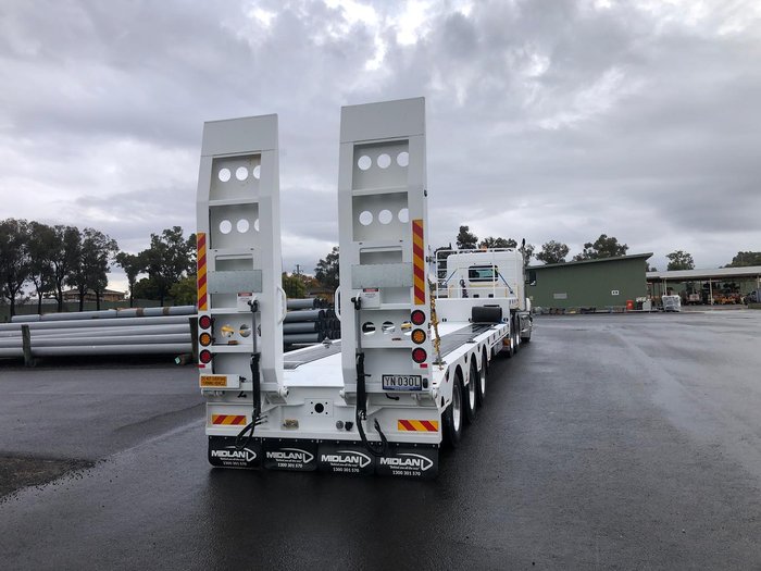 2025 Midland 45Ft Drop-Deck, Hydraulic Ramps