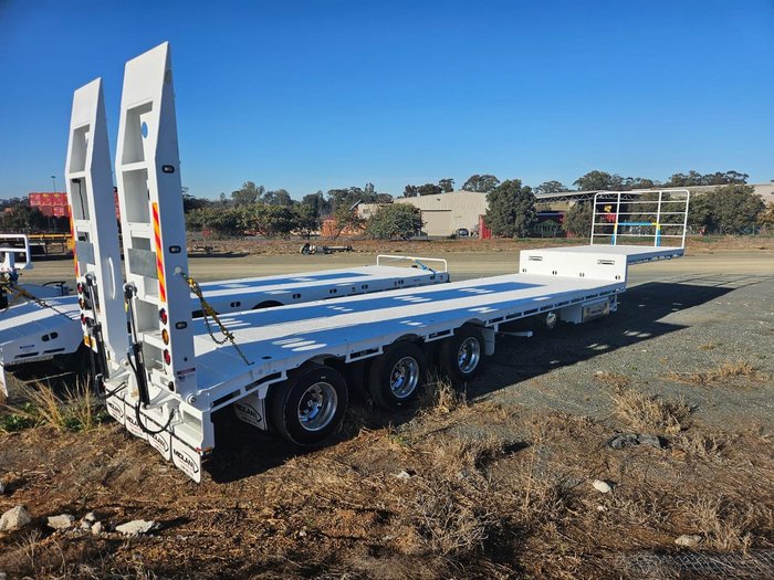 2025 Midland 45Ft Drop-Deck, Hydraulic Ramps