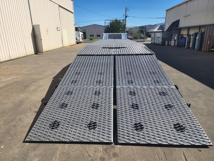 2025 Beavertail 45Ft Tri Axle Drop Deck