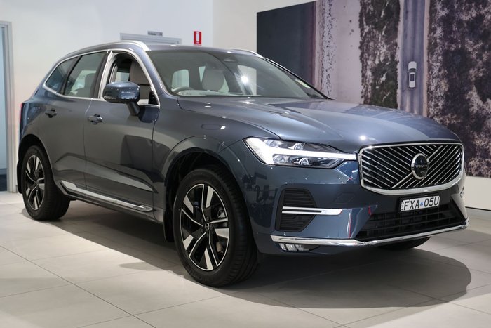 2025 Volvo XC60 Plus B5 Bright