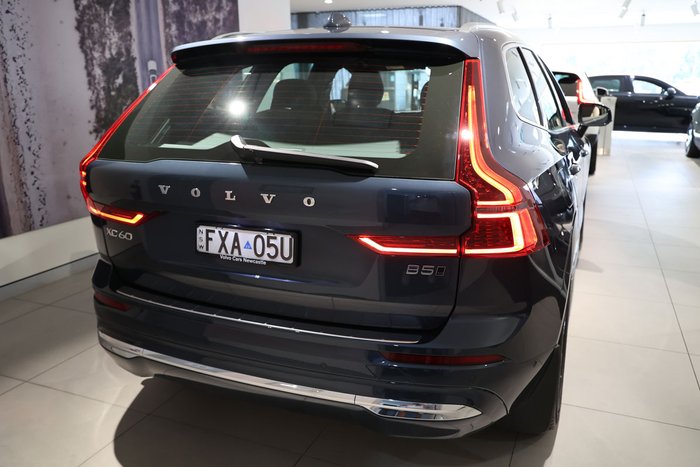 2025 Volvo XC60 Plus B5 Bright