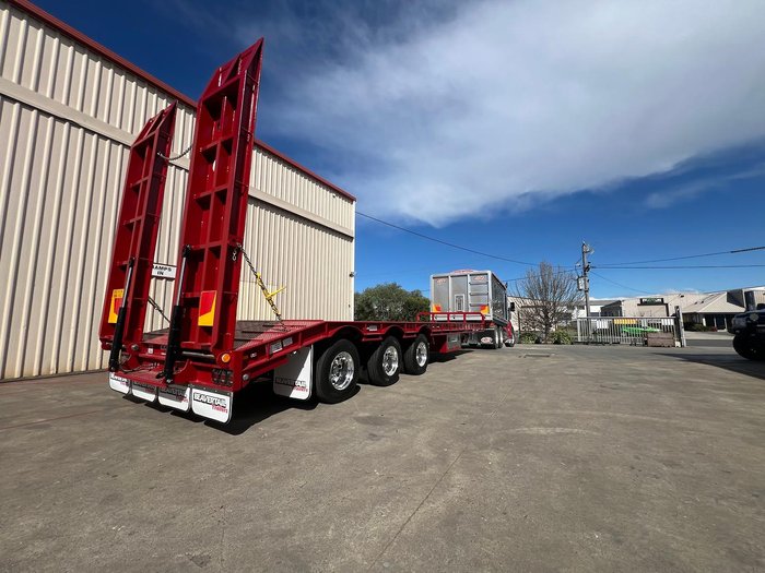 2025 Beavertail Tri Axle Tag Trailer