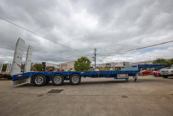 2025 Beavertail 45Ft Tri Axle Drop Deck Trailer