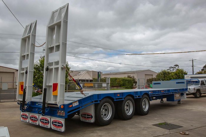 2025 Beavertail 45Ft Tri Axle Drop Deck Trailer