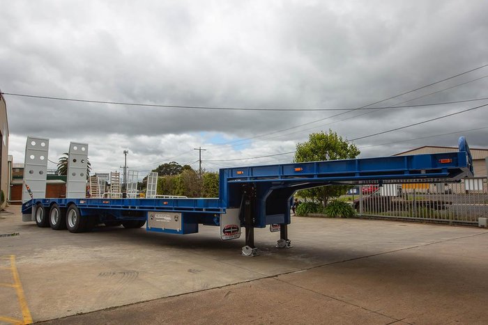 2025 Beavertail 45Ft Tri Axle Drop Deck Trailer