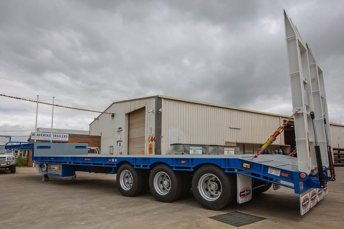 2025 Beavertail 45Ft Tri Axle Drop Deck Trailer