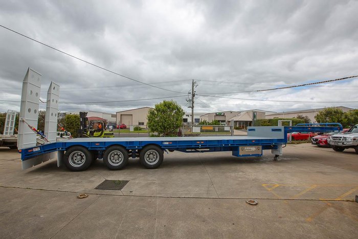 2025 Beavertail 45Ft Tri Axle Drop Deck Trailer