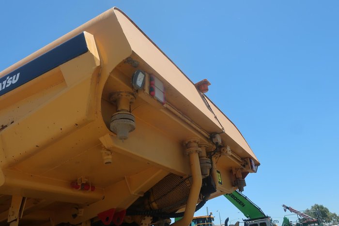 2000 Komatsu HD465 3