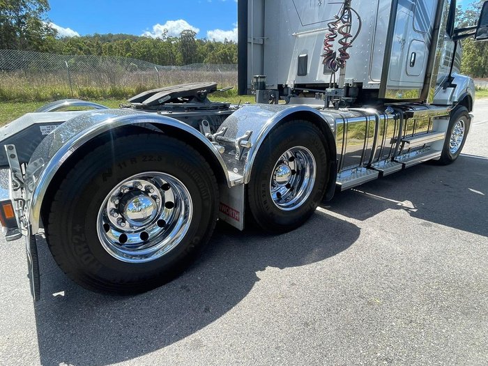 2018 Kenworth T610 Silver