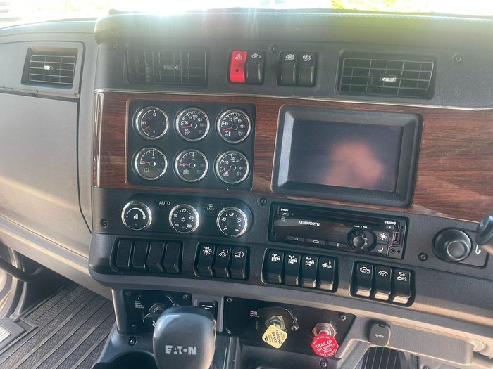 2018 Kenworth T610 Silver