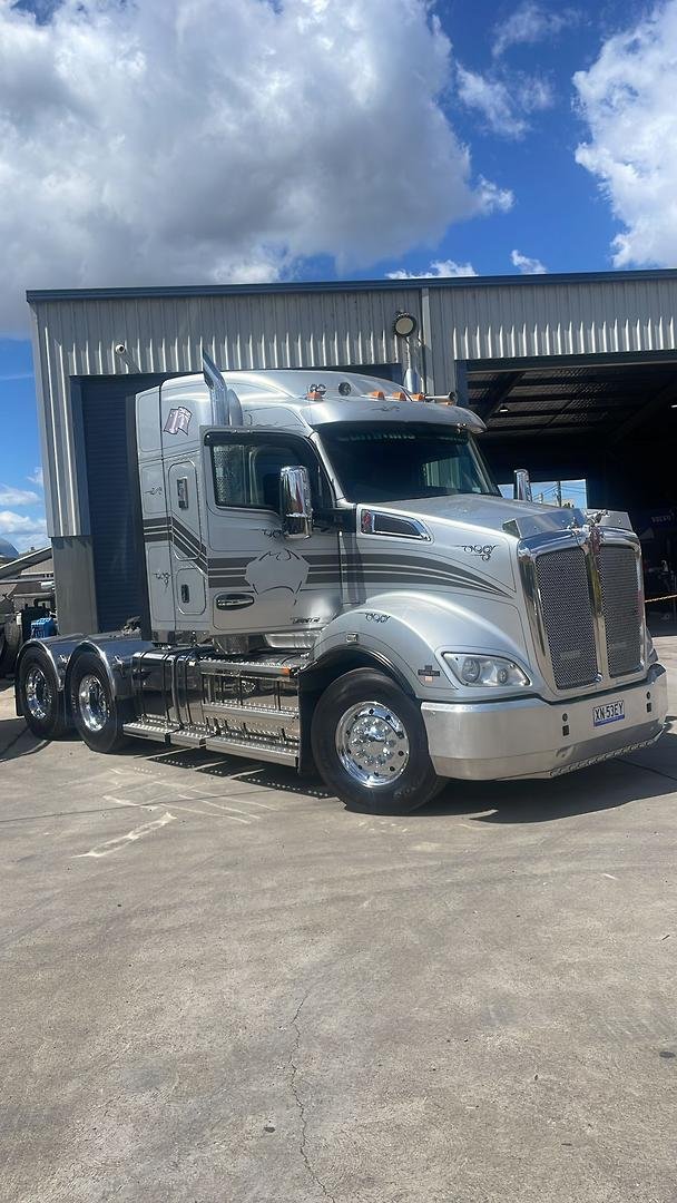 2018 Kenworth T610 Silver