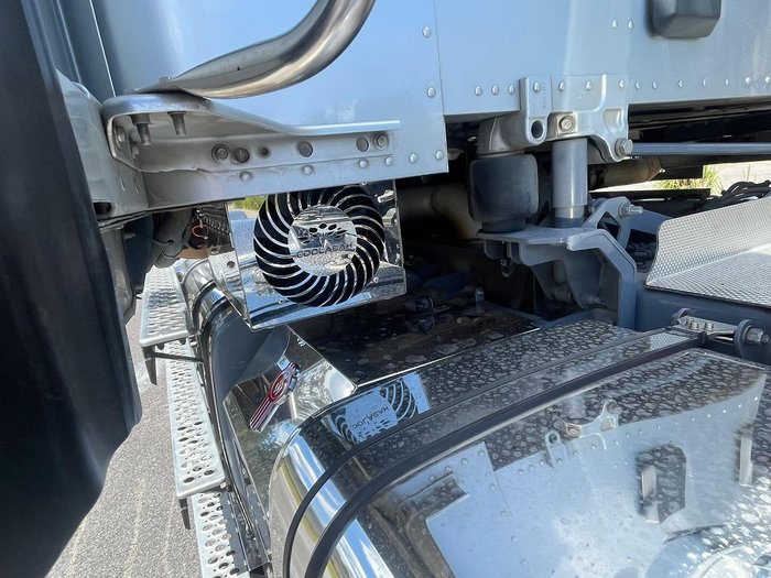 2018 Kenworth T610 Silver