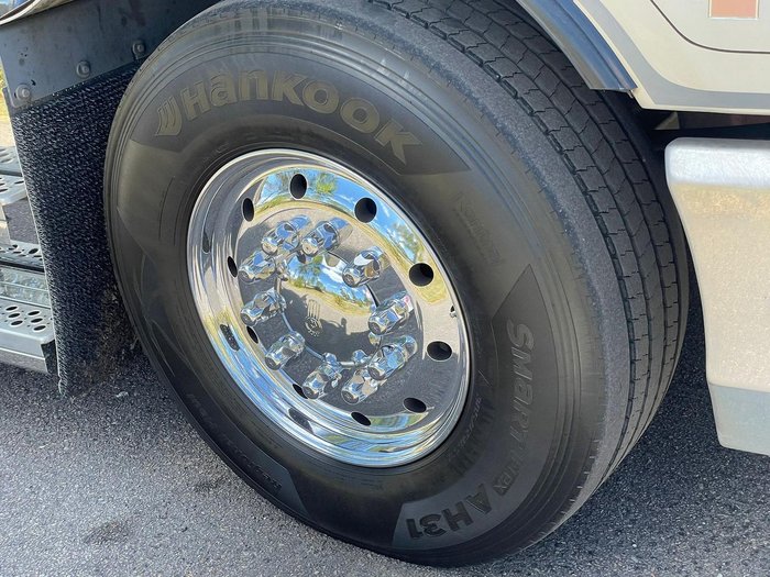 2018 Kenworth T610 Silver