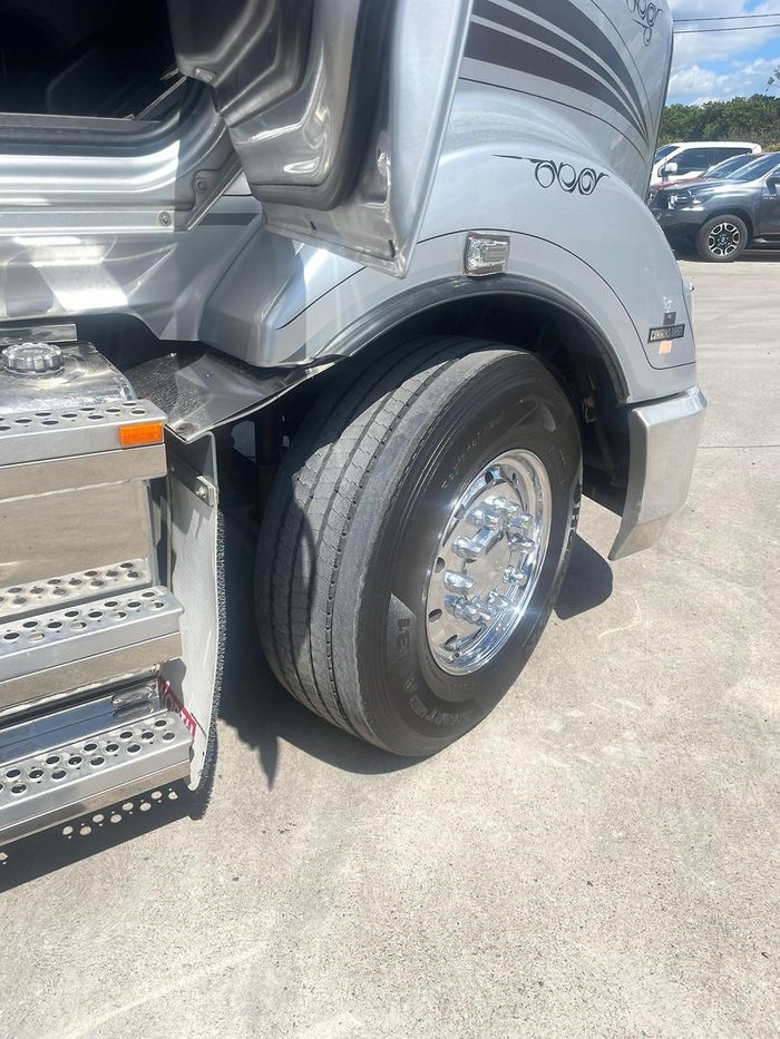 2018 Kenworth T610 Silver
