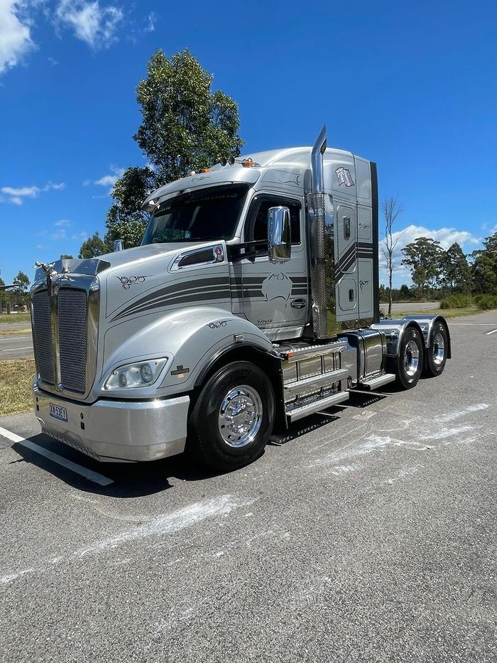 2018 Kenworth T610 Silver