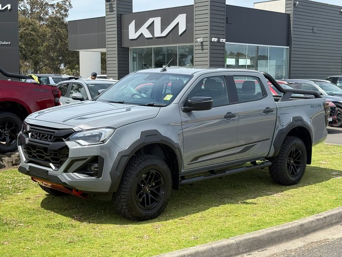 2025 Isuzu D-MAX BLADE