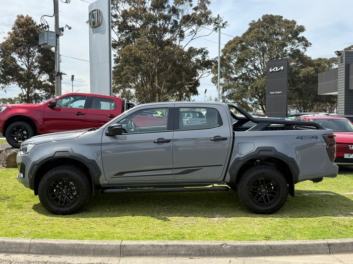 2025 Isuzu D-MAX BLADE