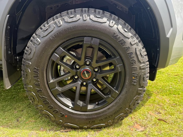 2025 Isuzu D-MAX BLADE