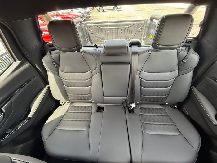 2025 Isuzu D-MAX BLADE