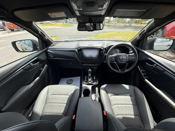 2025 Isuzu D-MAX BLADE