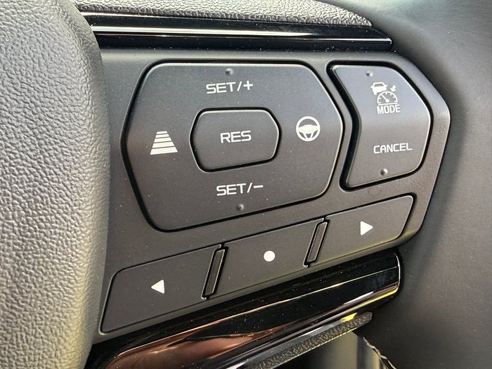 2025 Isuzu D-MAX BLADE