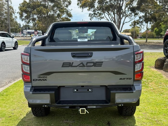 2025 Isuzu D-MAX BLADE