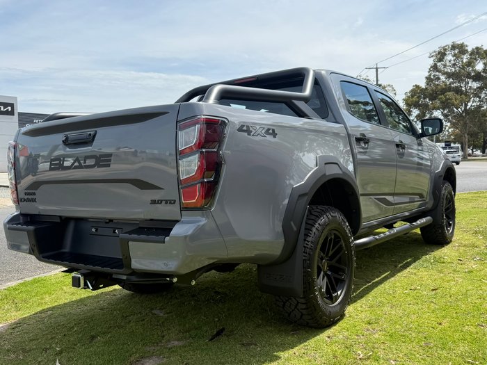 2025 Isuzu D-MAX BLADE