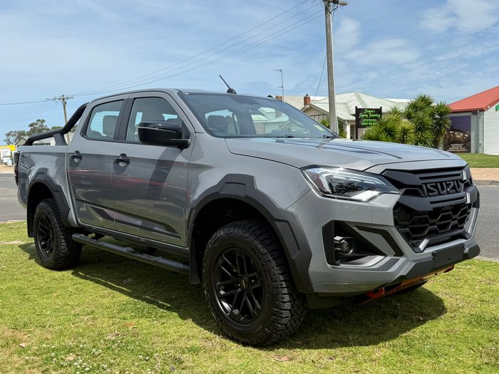 2025 Isuzu D-MAX BLADE