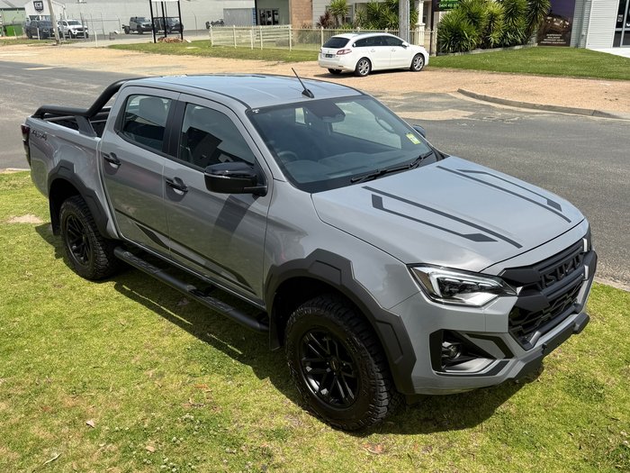 2025 Isuzu D-MAX BLADE