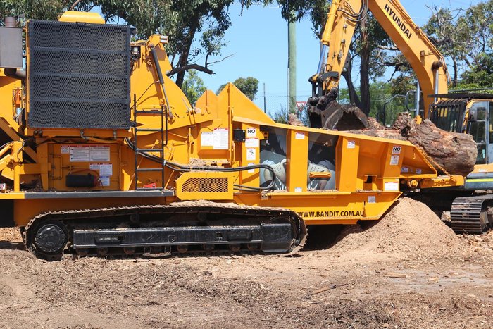 2017 Bandit 2680T Horizontal Grinder Yellow