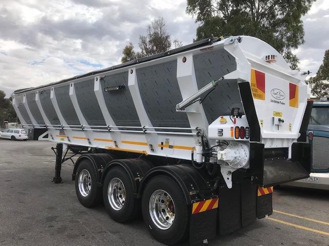 2024 Trout River Australia Live Floor Trailer Black