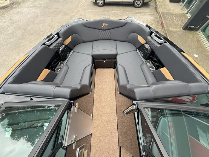 2026 MasterCraft XT22