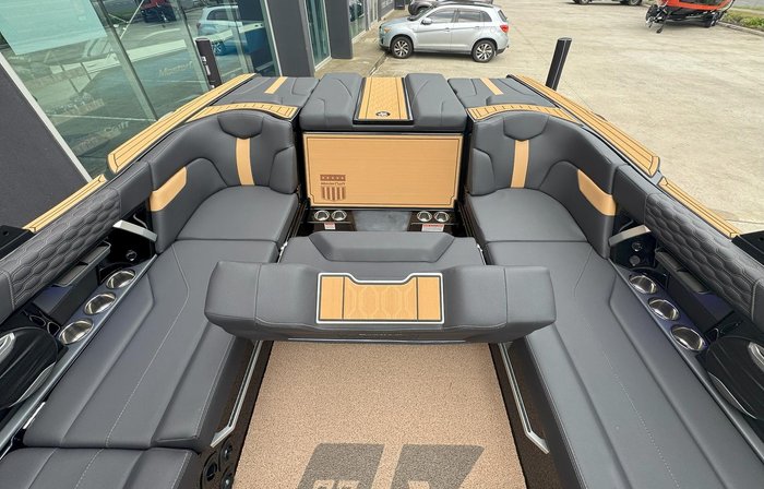 2026 MasterCraft XT22