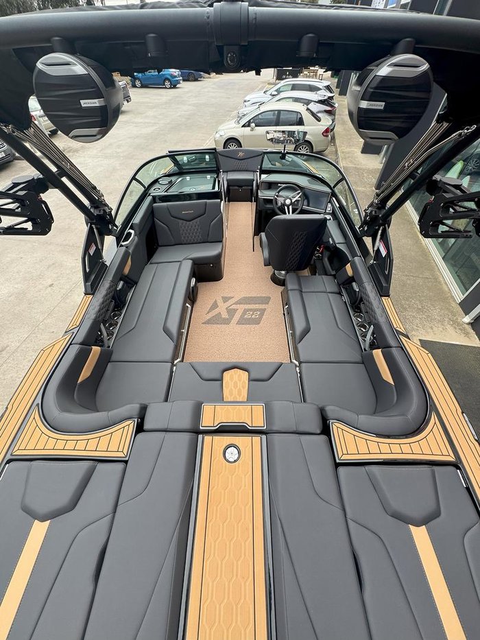 2026 MasterCraft XT22