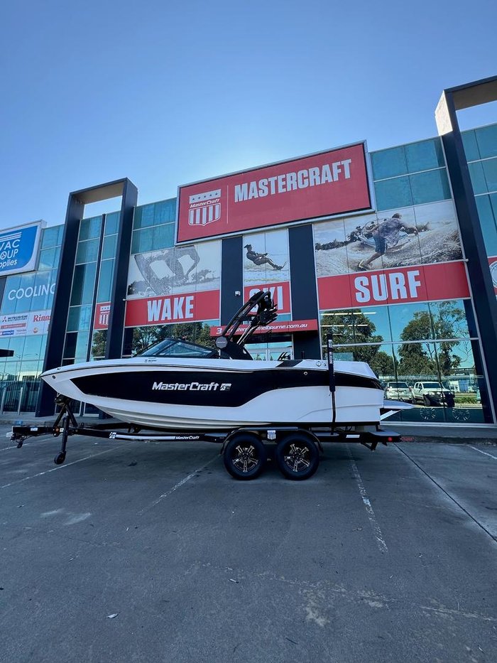 2024 MasterCraft XT22