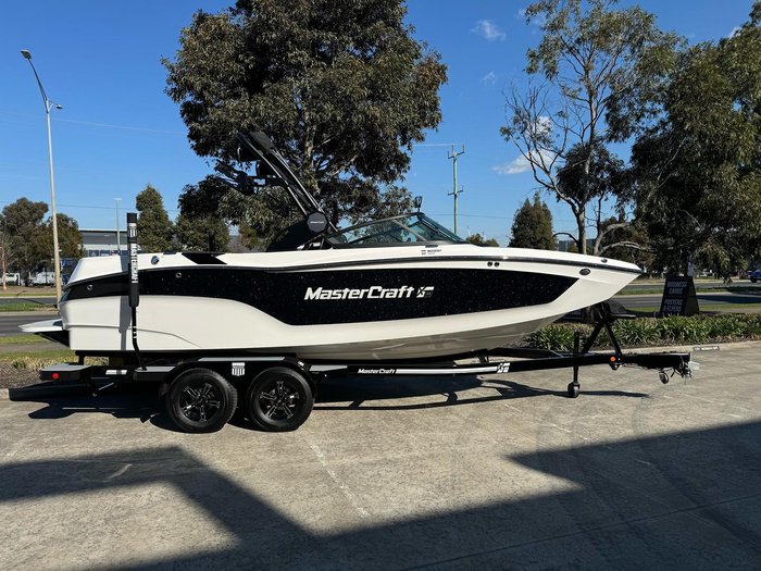 2024 MasterCraft XT22