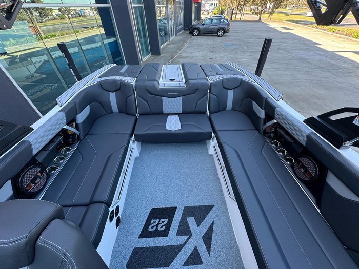 2024 MasterCraft XT22