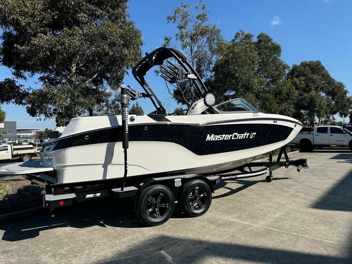 2024 MasterCraft XT22